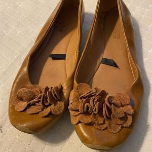 Womens Tan Flats Sz 7